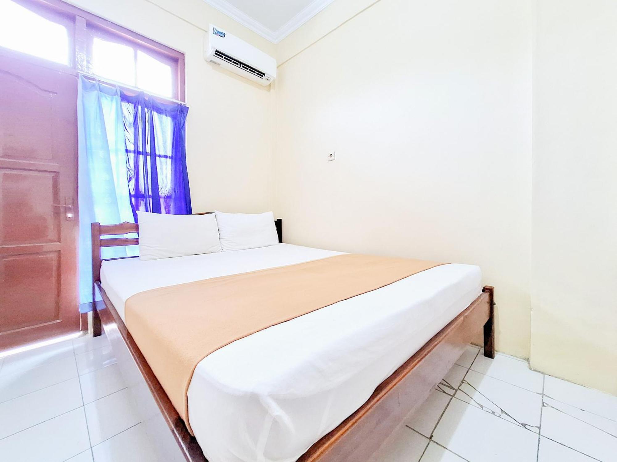 Hotel Family Syariah 1 Parangtritis Redpartner Экстерьер фото