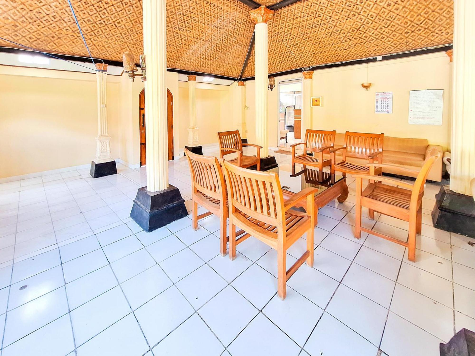Hotel Family Syariah 1 Parangtritis Redpartner Экстерьер фото
