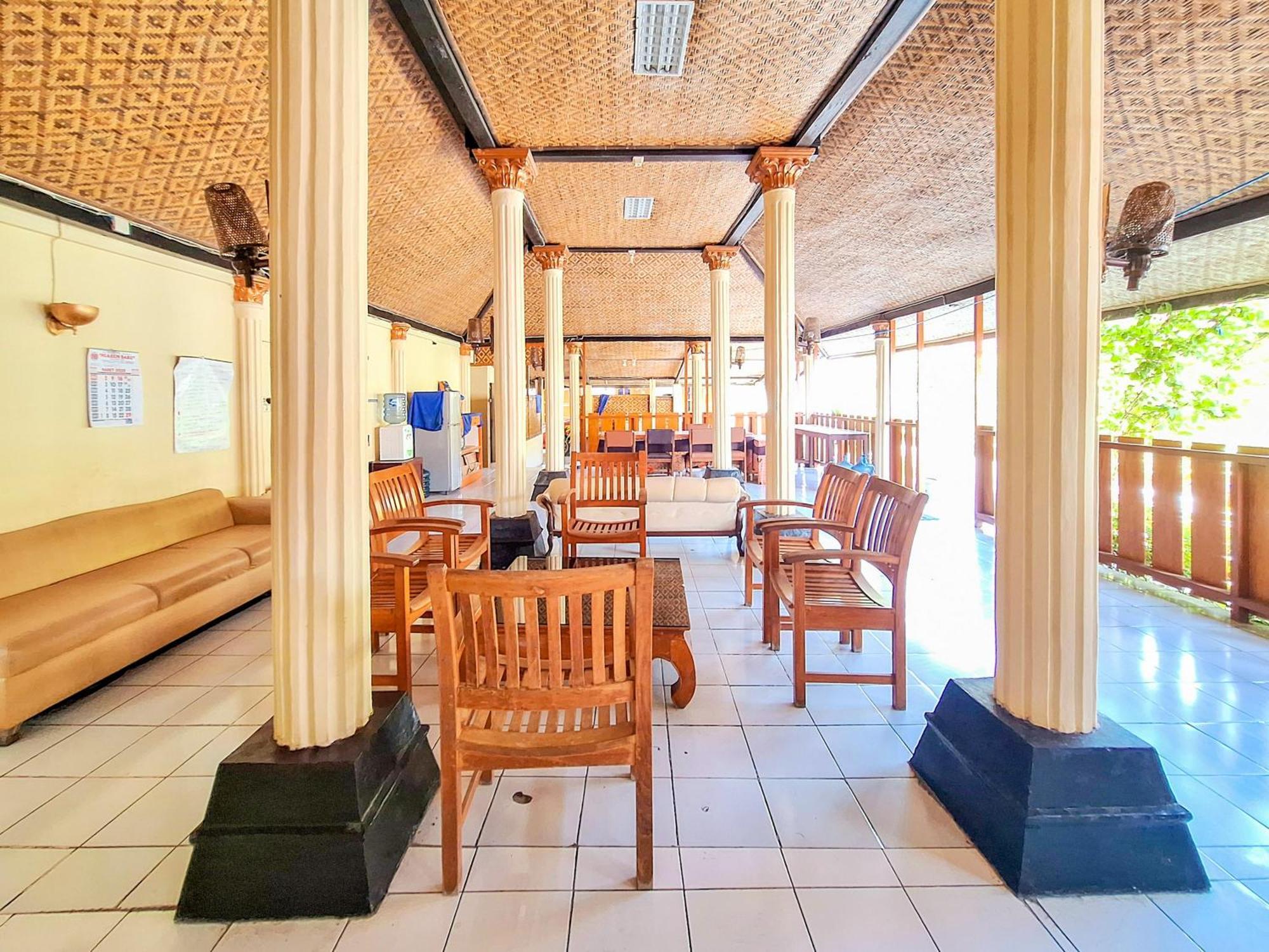 Hotel Family Syariah 1 Parangtritis Redpartner Экстерьер фото
