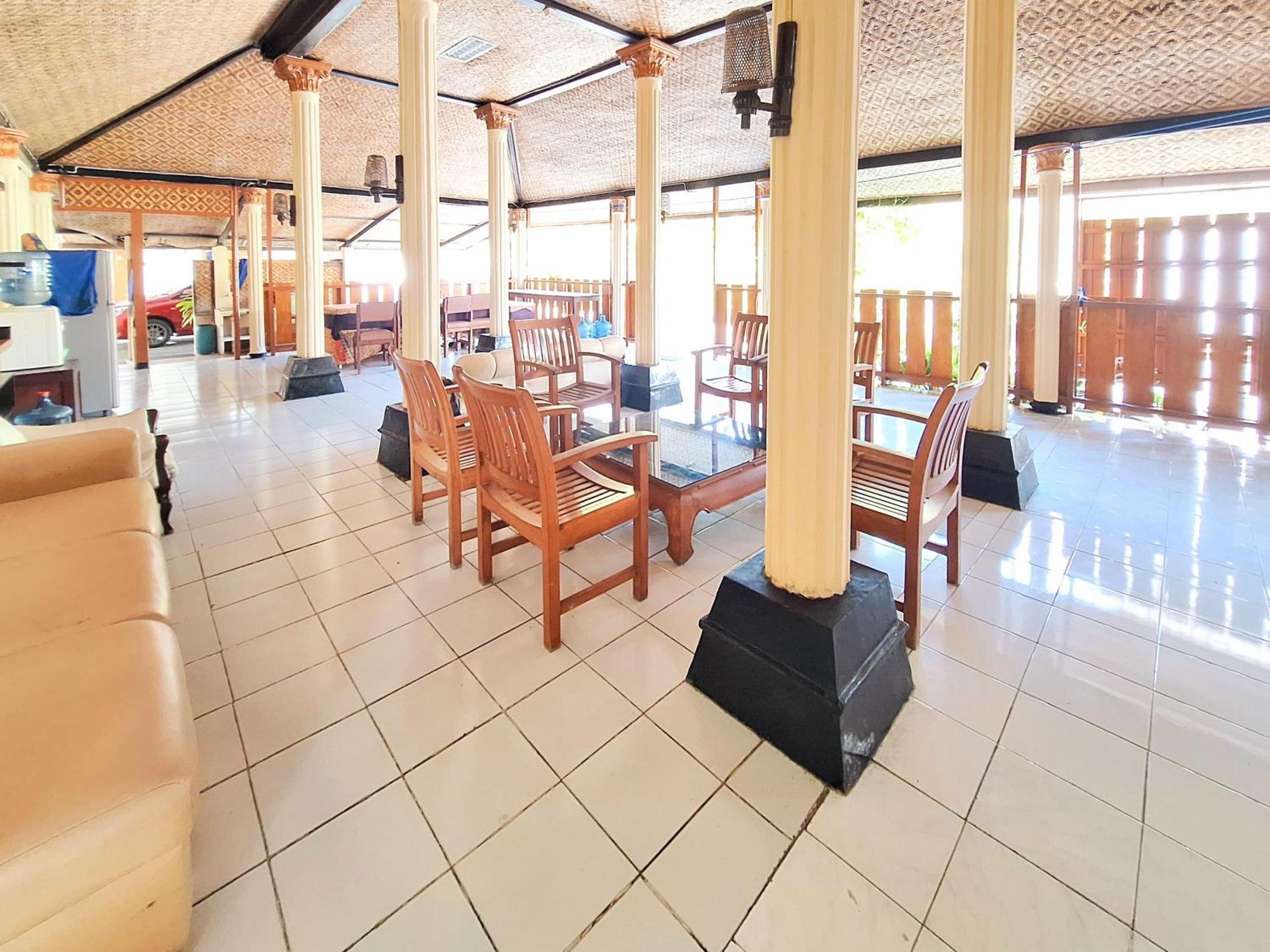 Hotel Family Syariah 1 Parangtritis Redpartner Экстерьер фото